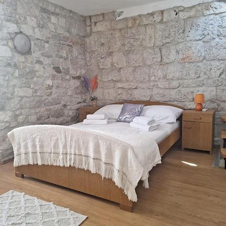 Apartment Tonka Трогір Екстер'єр фото