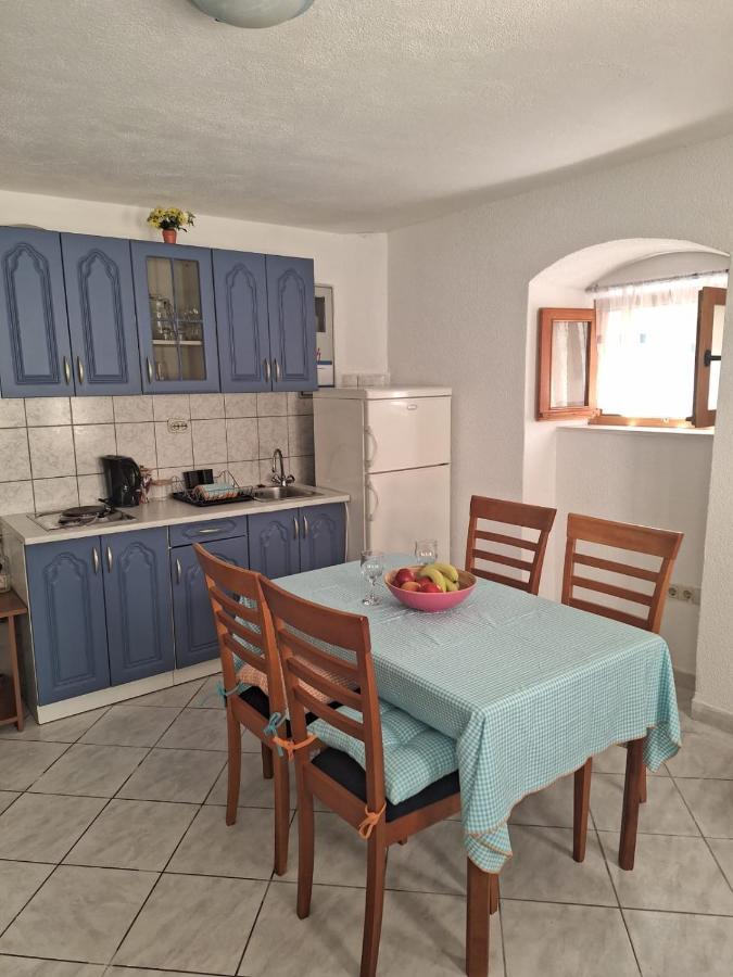 Apartment Tonka Трогір Екстер'єр фото