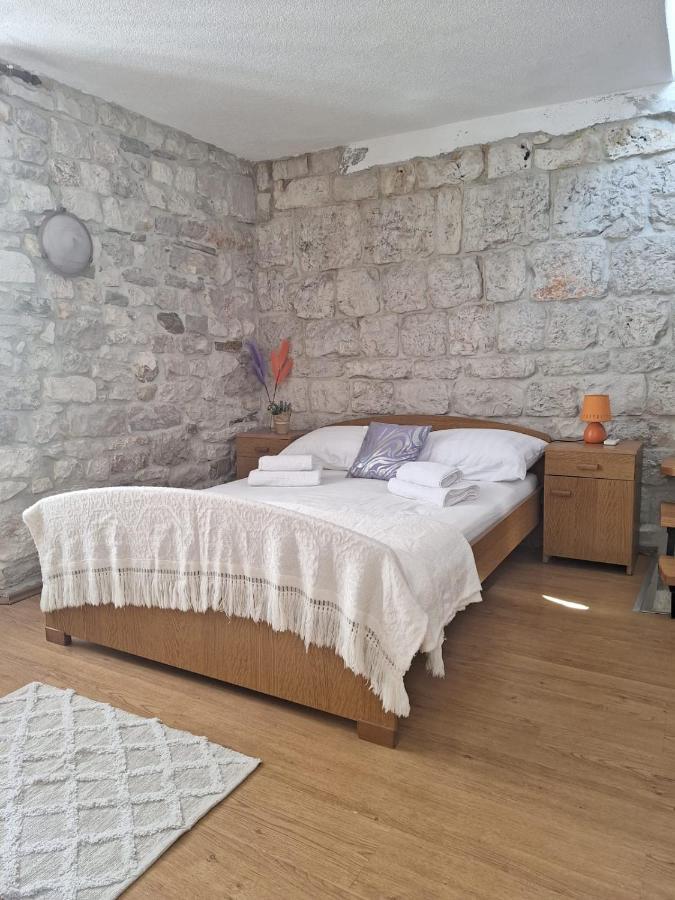 Apartment Tonka Трогір Екстер'єр фото