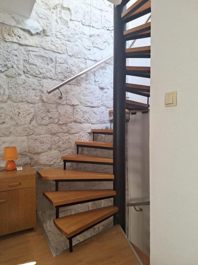 Apartment Tonka Трогір Екстер'єр фото